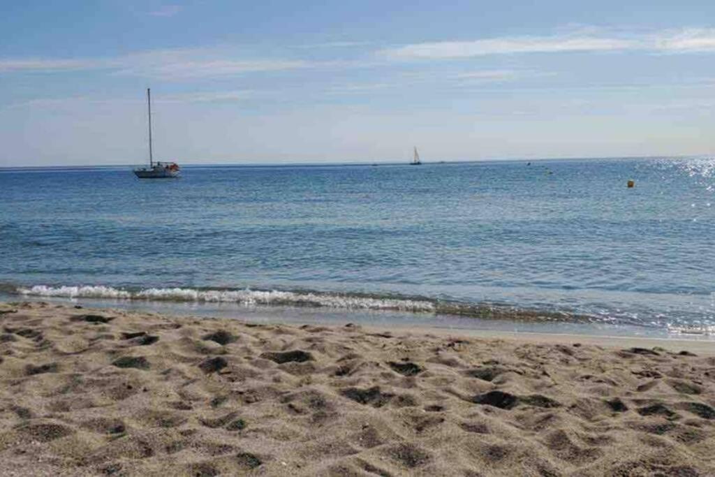 Maisonnette Climatisee Dans Residence Naturiste Leucate Exterior photo