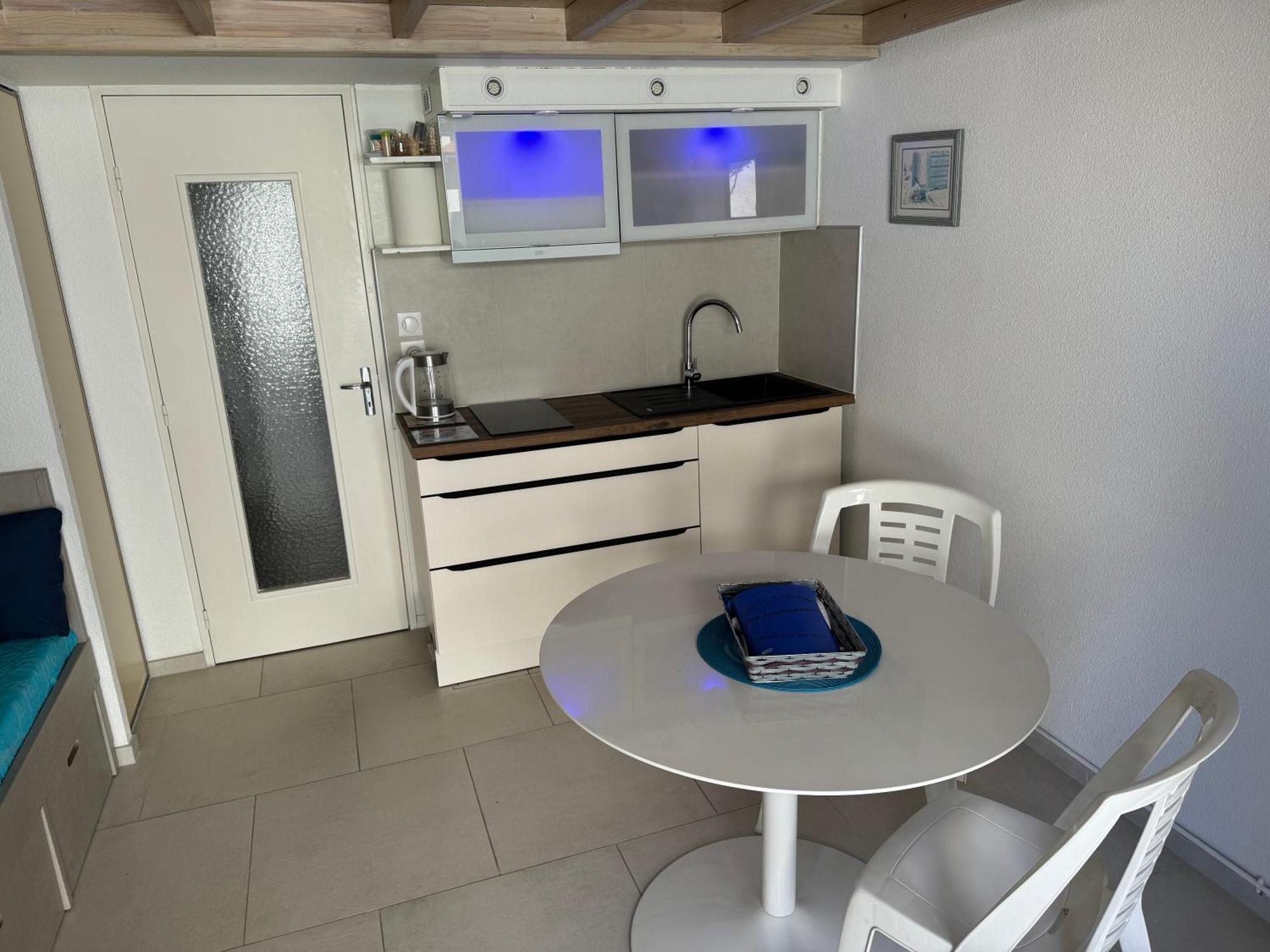 Maisonnette Climatisee Dans Residence Naturiste Leucate Exterior photo